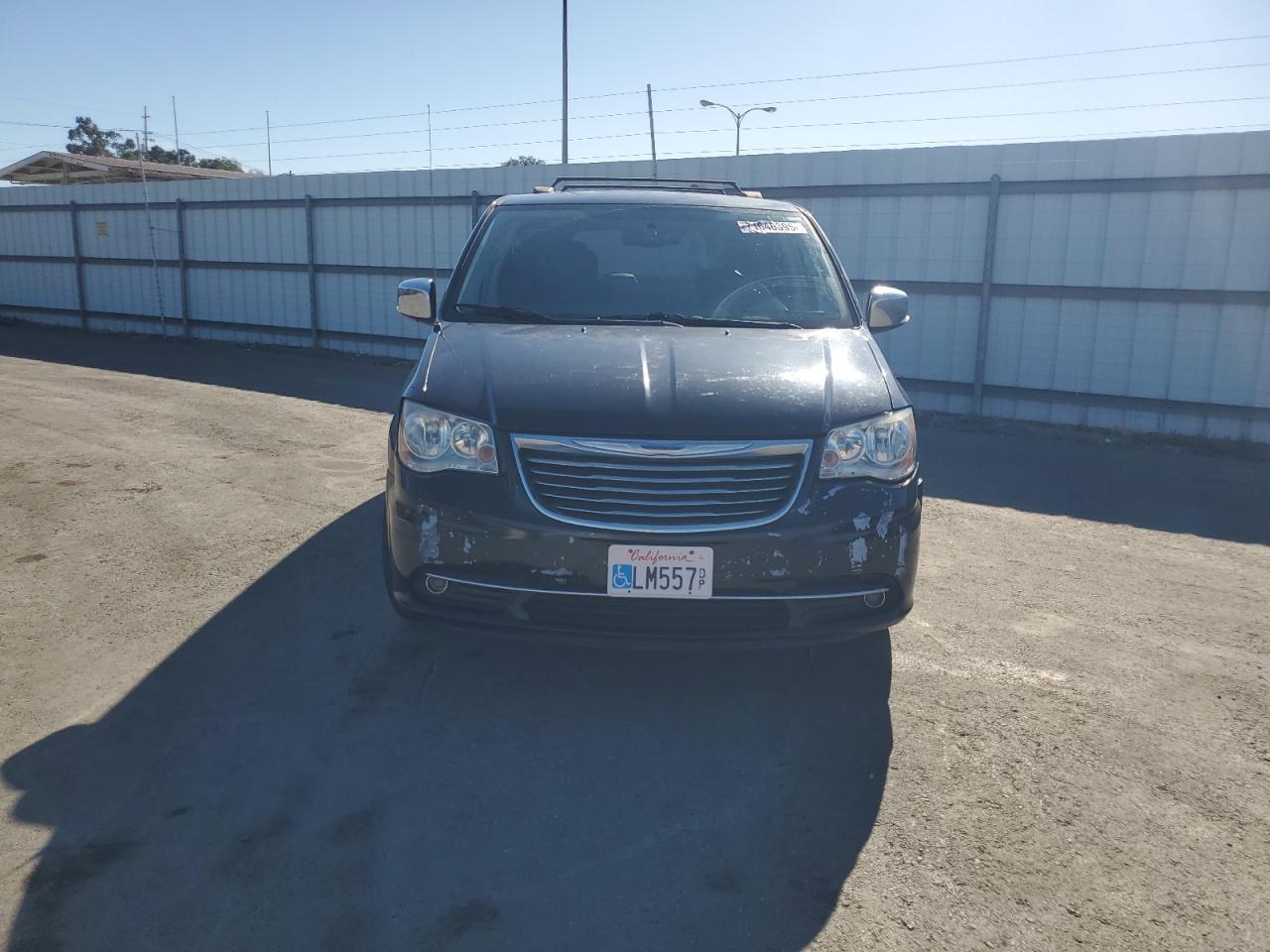 2015 CHRYSLER Town & Country
