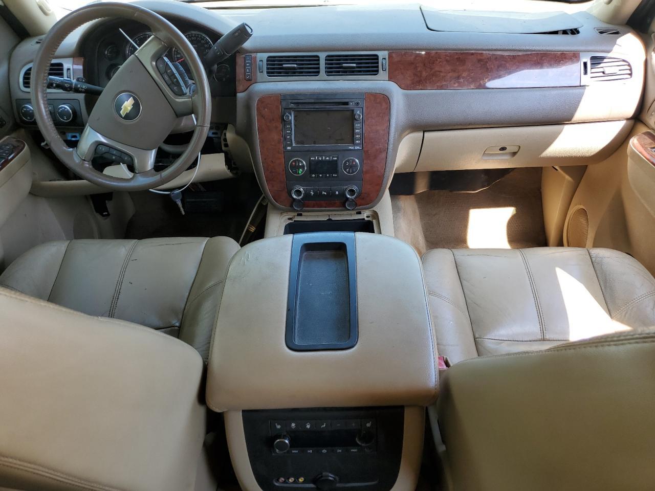 2011 CHEVROLET Suburban