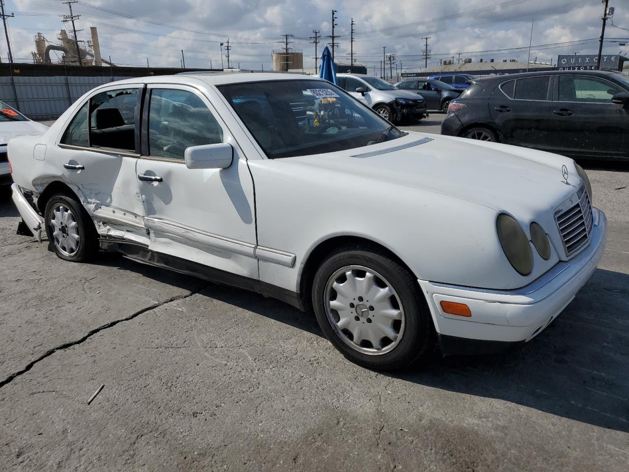 1998 MERCEDES-BENZ E-Class