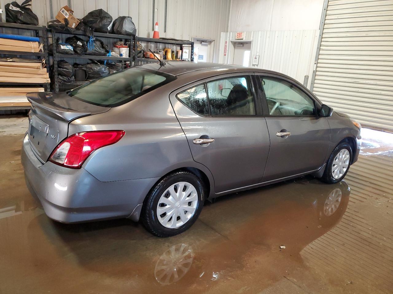2017 NISSAN VERSA