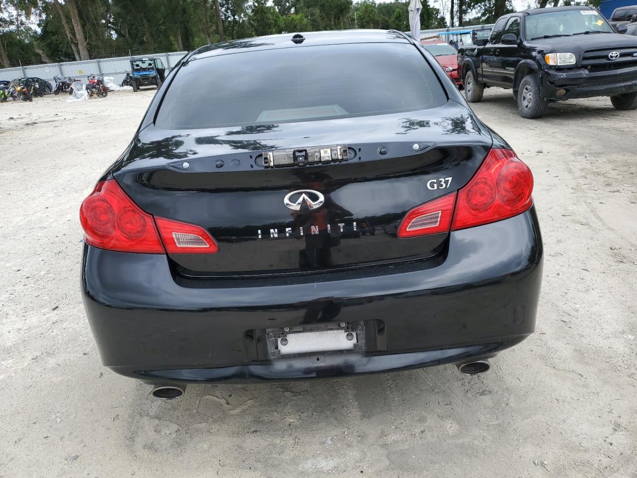 2011 INFINITI G25
