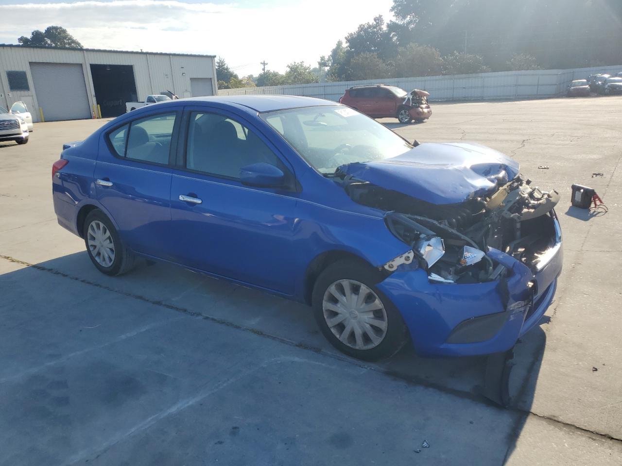 2015 NISSAN VERSA