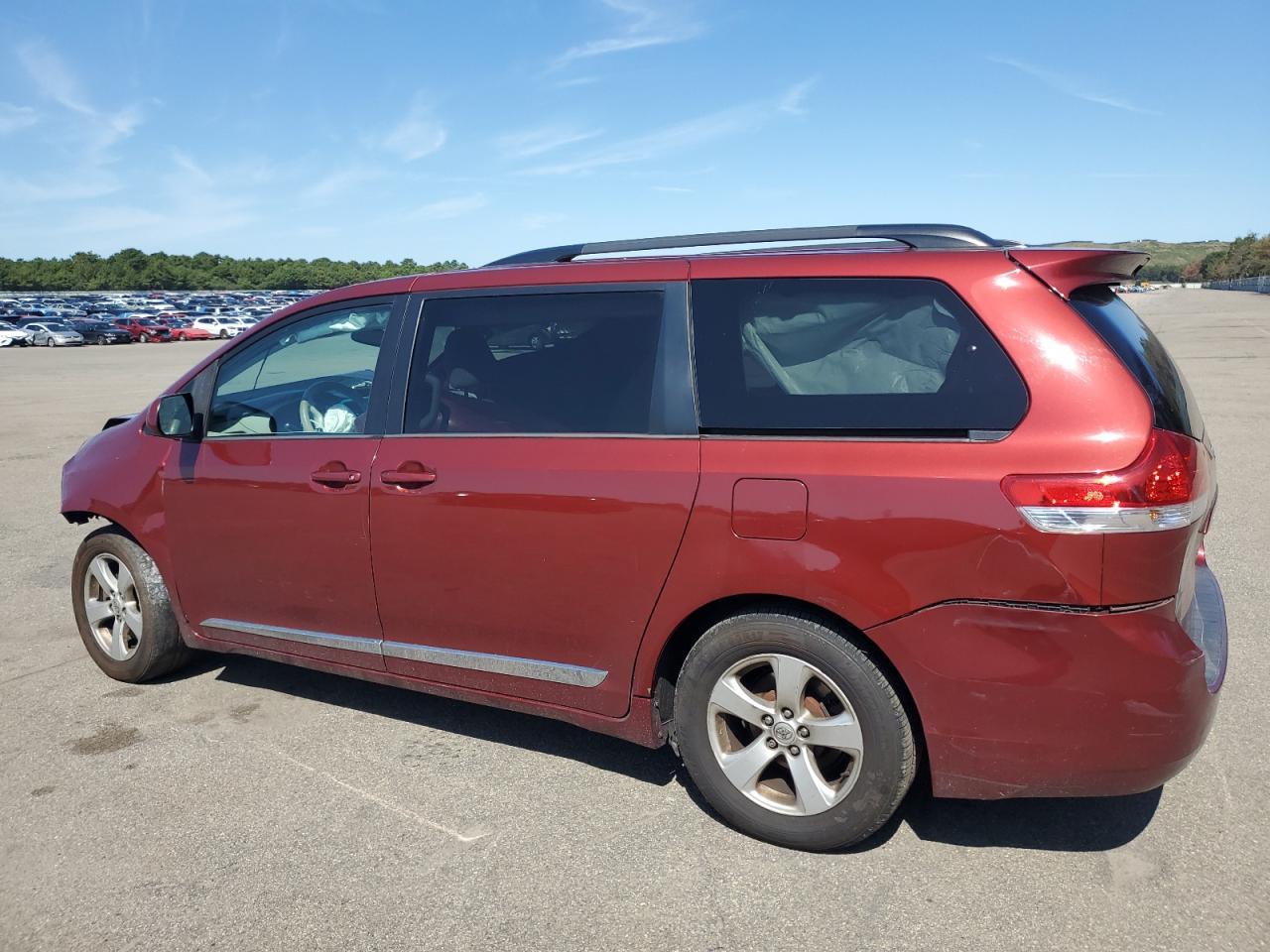 2014 TOYOTA SIENNA