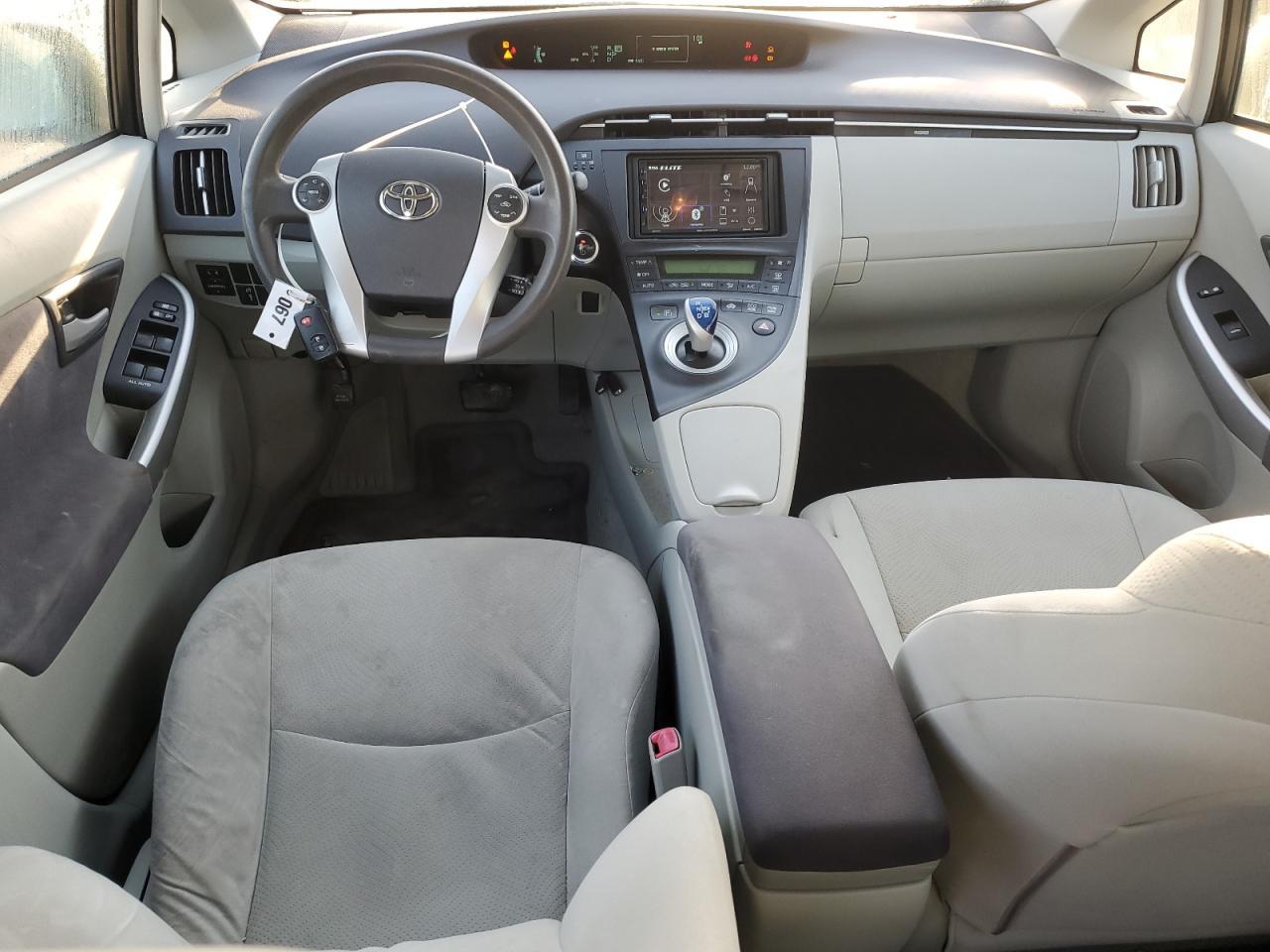 2011 TOYOTA PRIUS