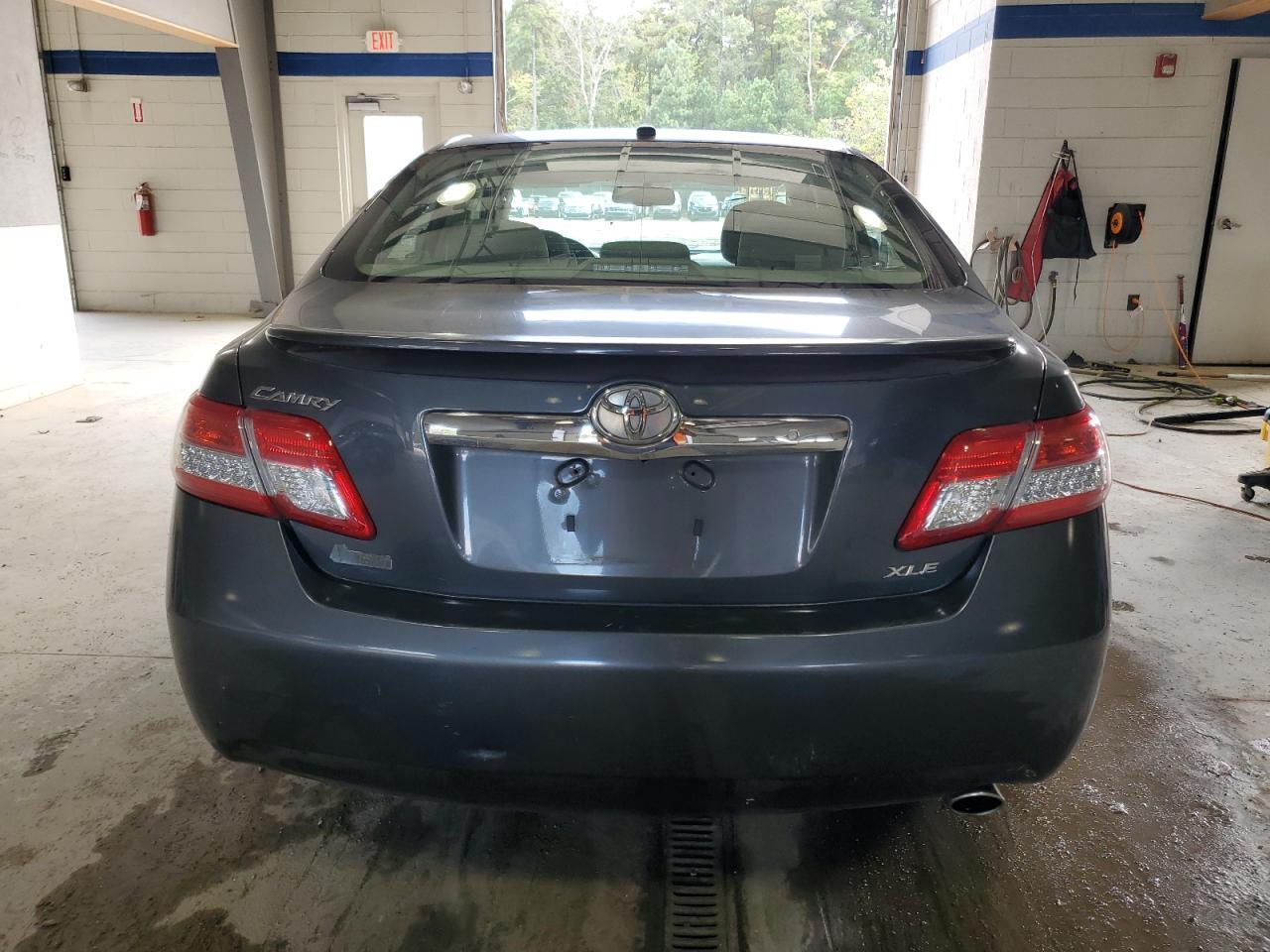 2011 TOYOTA CAMRY