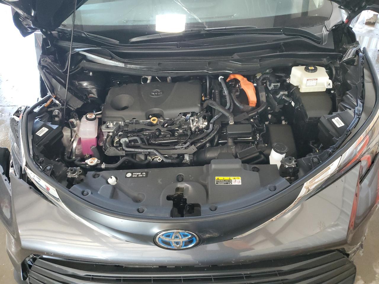 2025 TOYOTA SIENNA