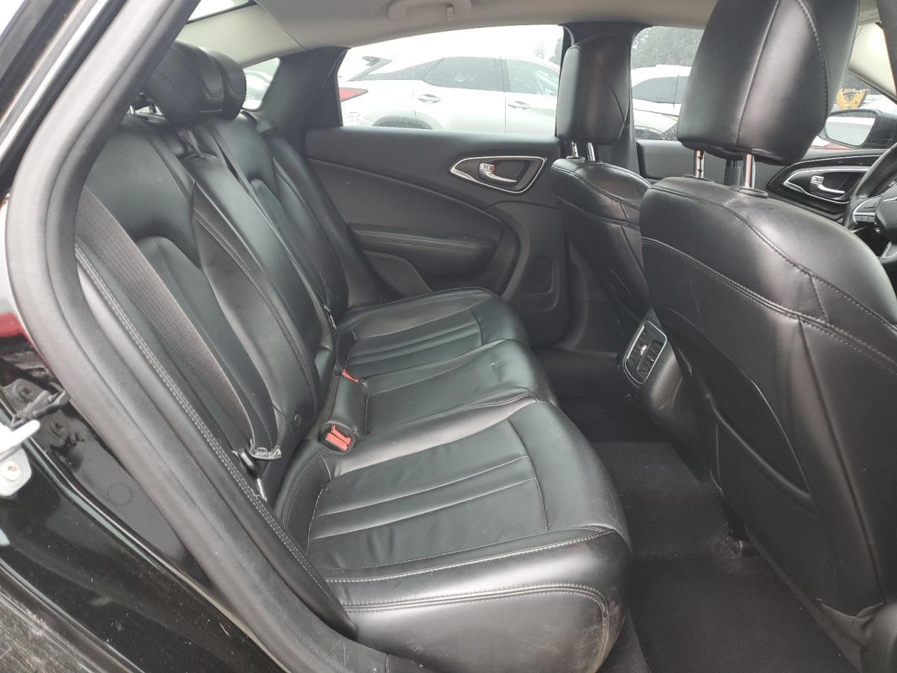 2015 CHRYSLER 200