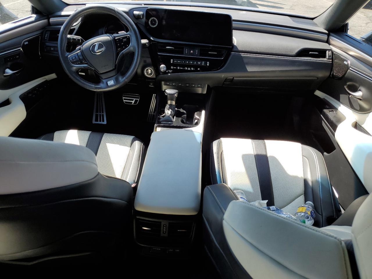 2023 LEXUS Es