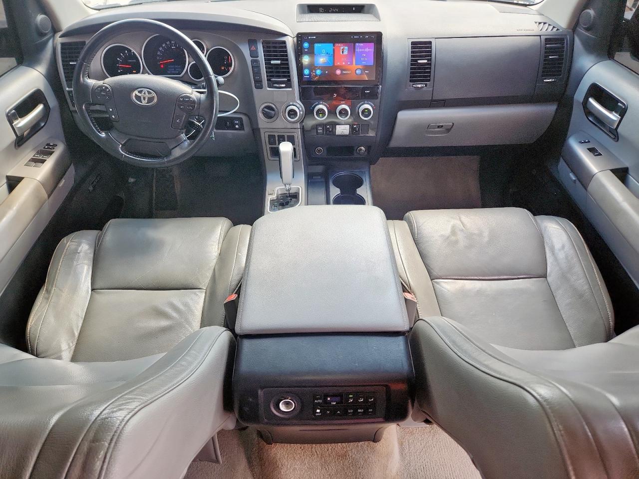 2010 TOYOTA Sequoia