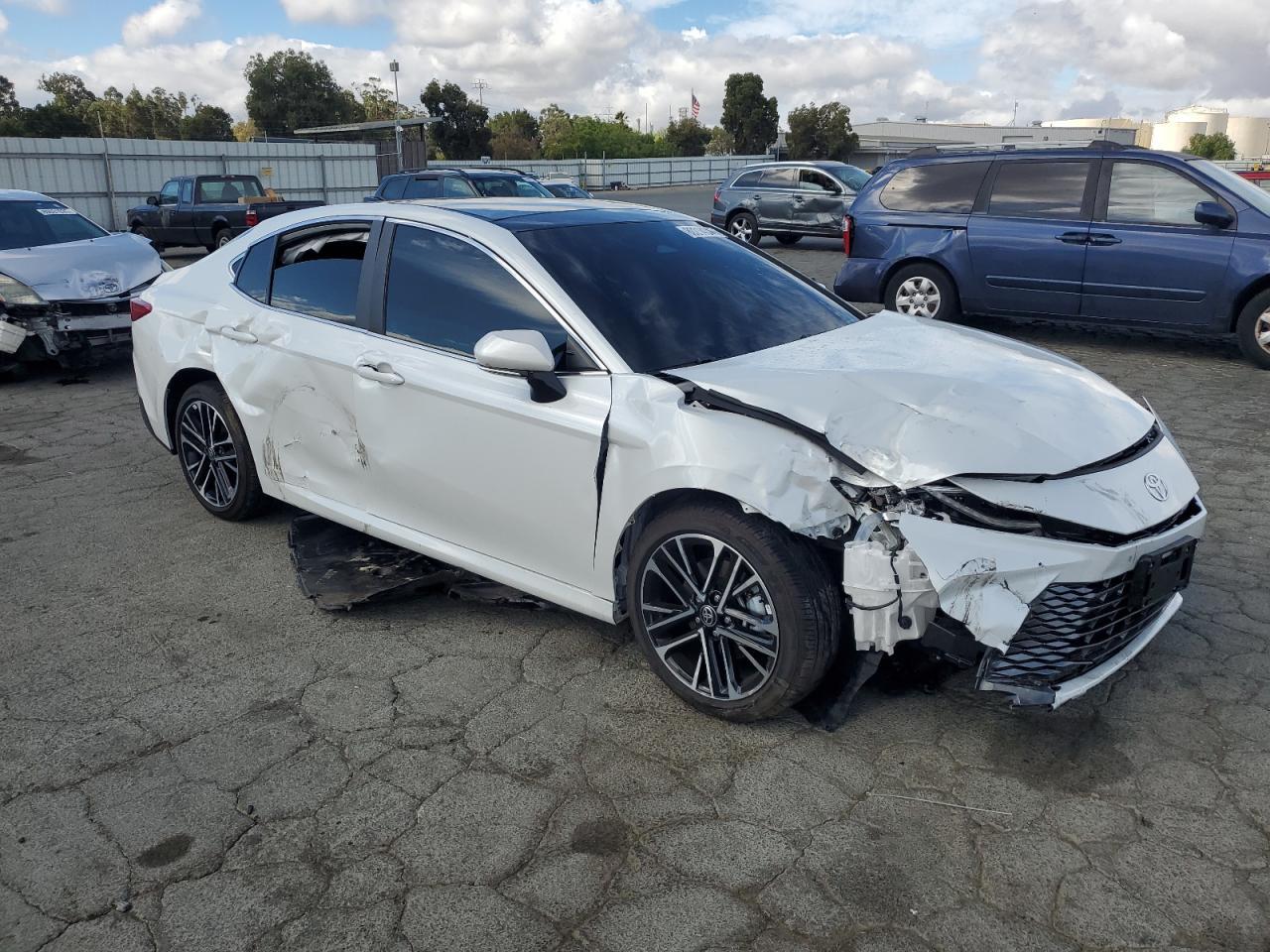 2025 TOYOTA CAMRY