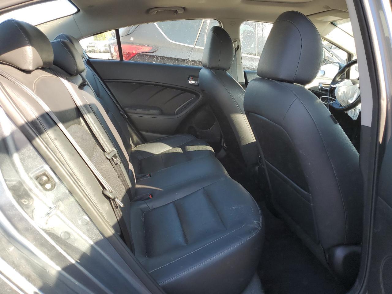 2017 KIA FORTE