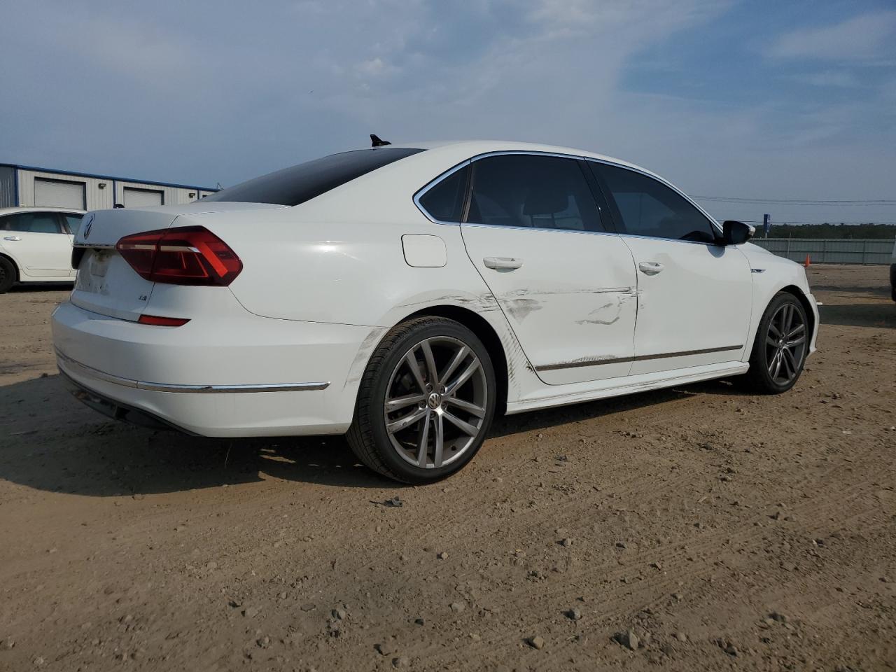 2017 VOLKSWAGEN Passat