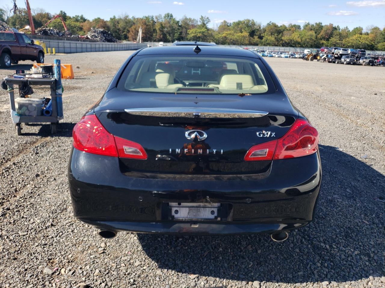 2012 INFINITI G37