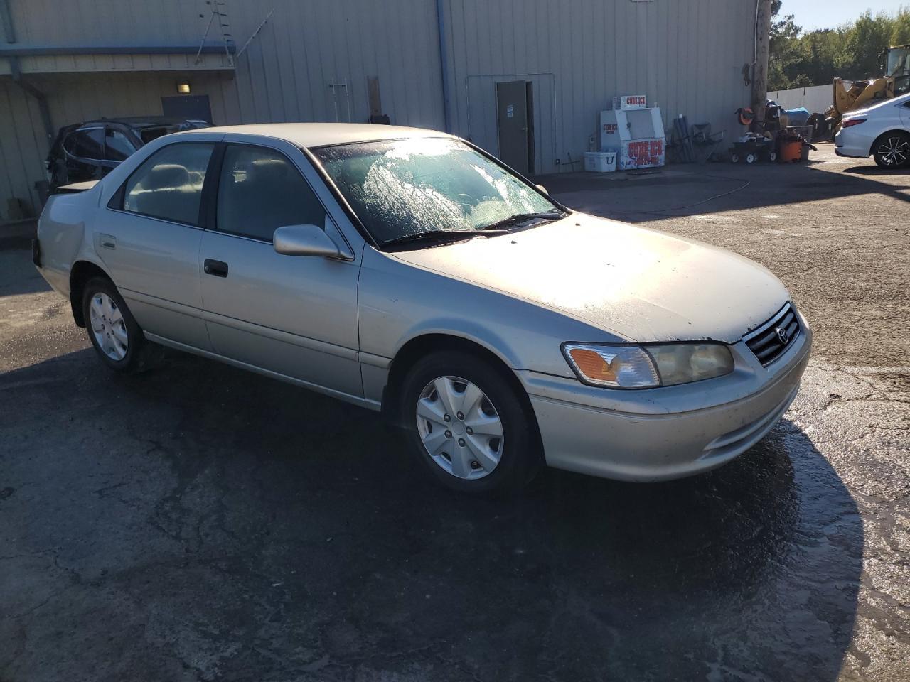 2001 TOYOTA CAMRY