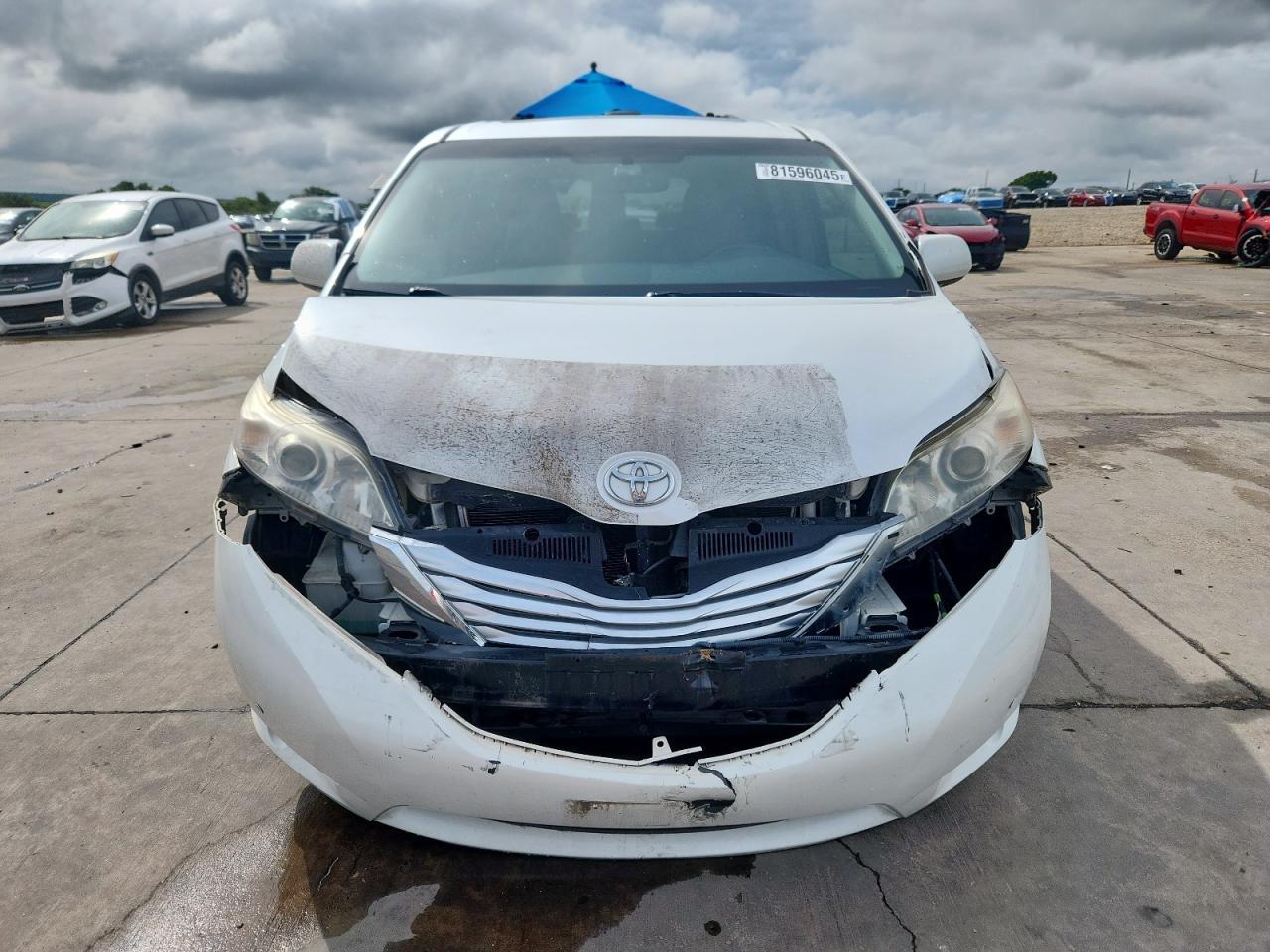 2012 TOYOTA SIENNA