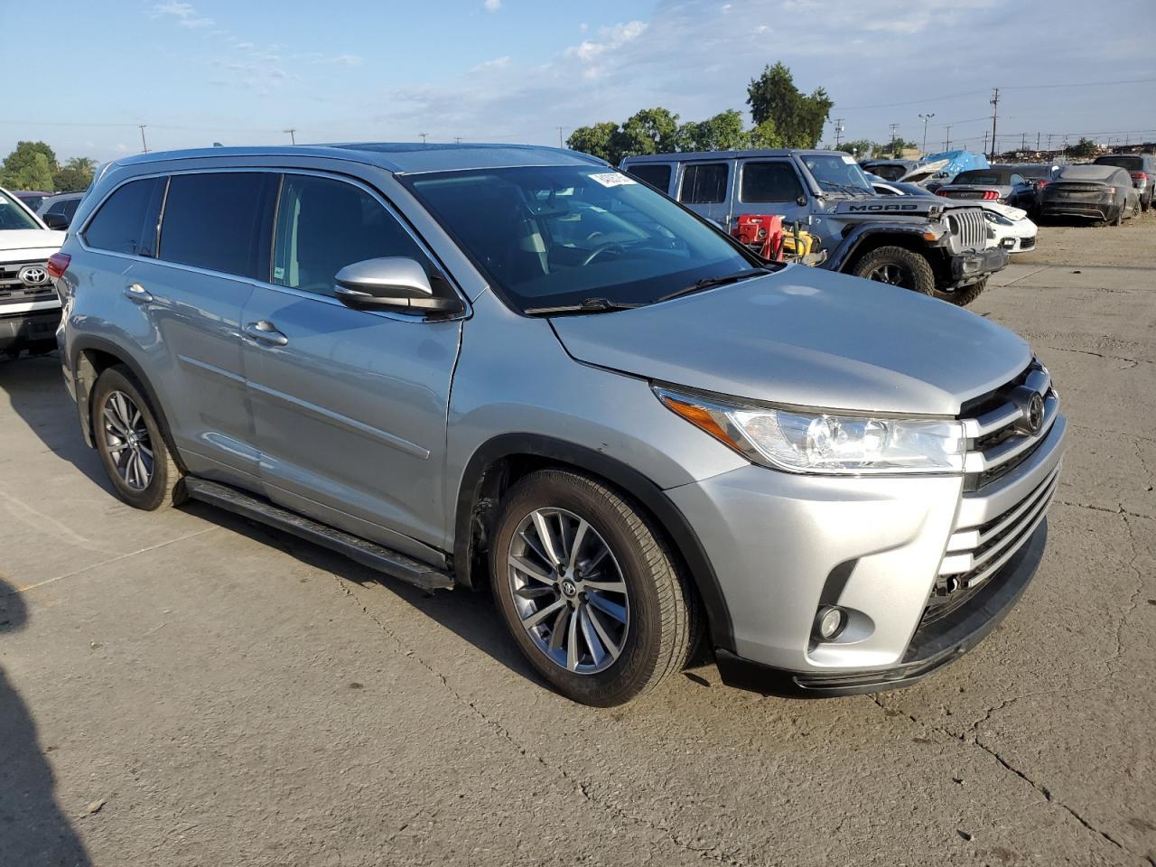 2017 TOYOTA HIGHLANDER