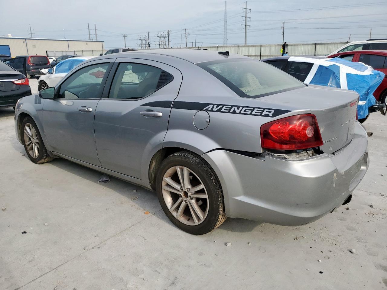 2013 DODGE Avenger