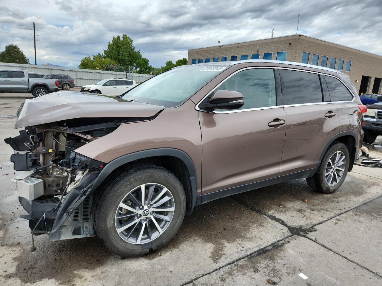 2019 TOYOTA HIGHLANDER