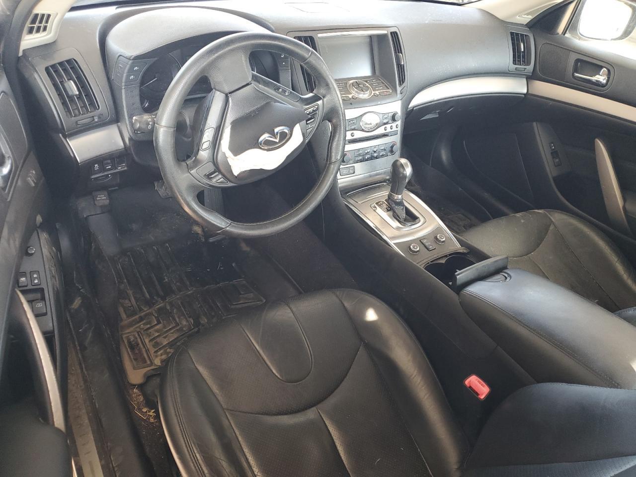2011 INFINITI G37