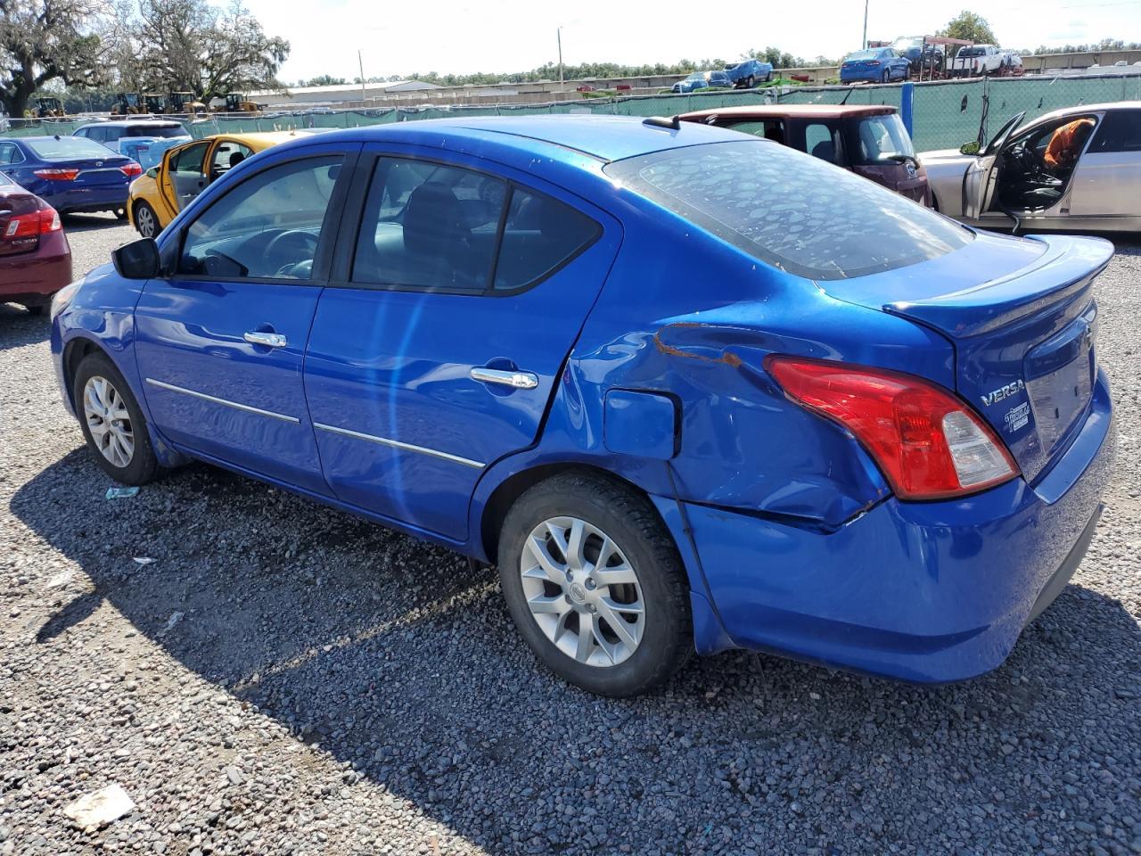 2017 NISSAN VERSA