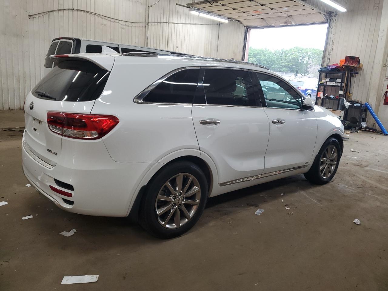 2016 KIA SORENTO