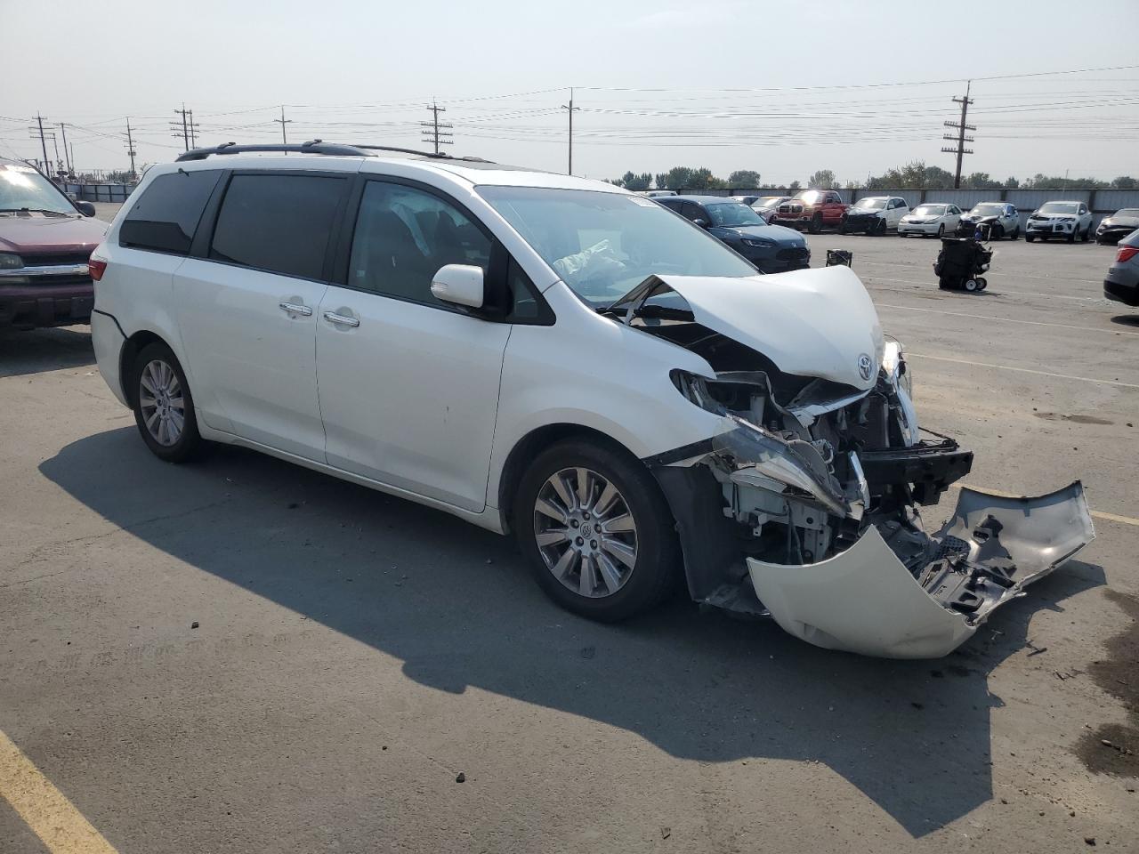 2015 TOYOTA SIENNA