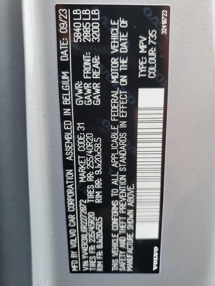 2024 VOLVO XC40