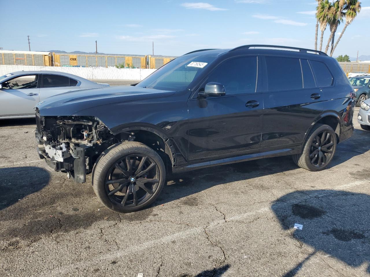 2023 BMW X7