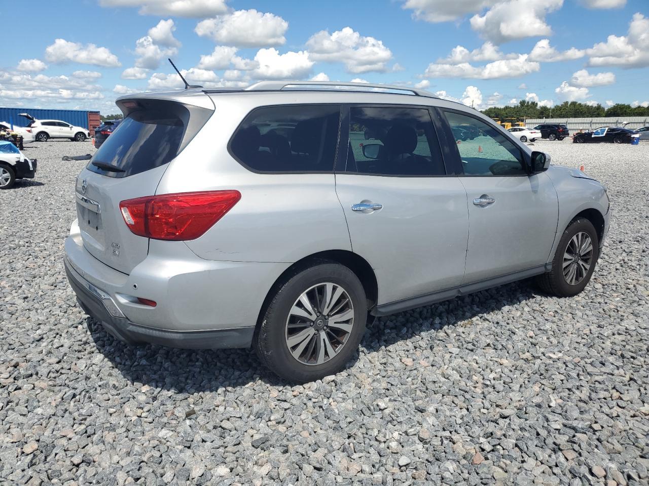 2017 NISSAN PATHFINDER