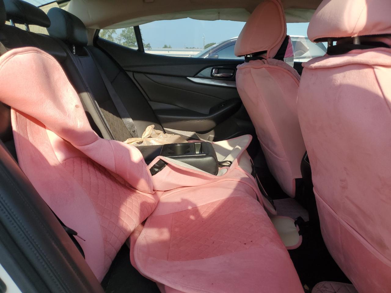 2017 NISSAN Maxima