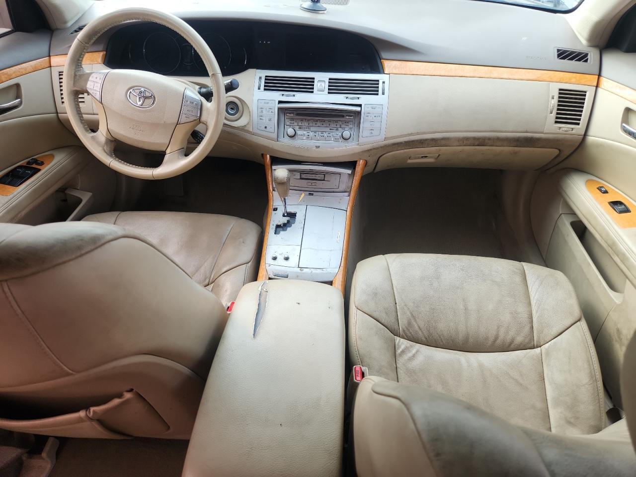 2005 TOYOTA Avalon