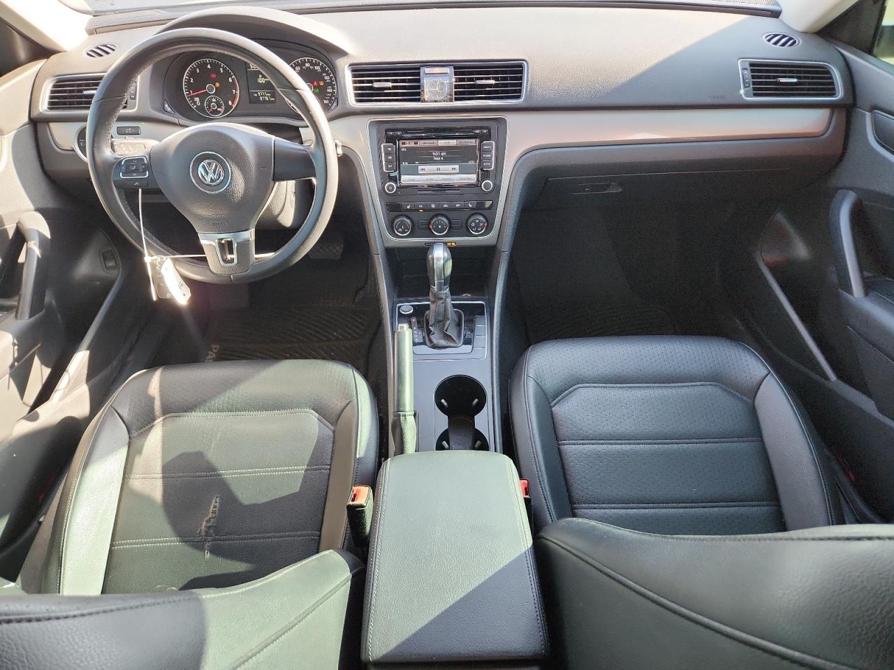 2015 VOLKSWAGEN Passat