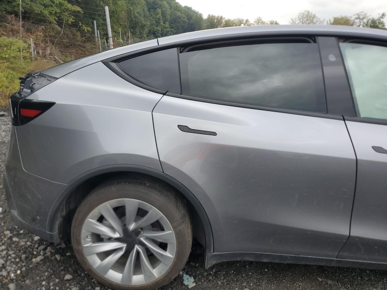 2026 TESLA MODEL Y