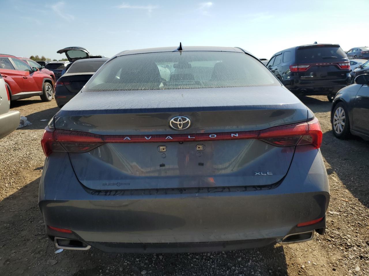 2019 TOYOTA Avalon