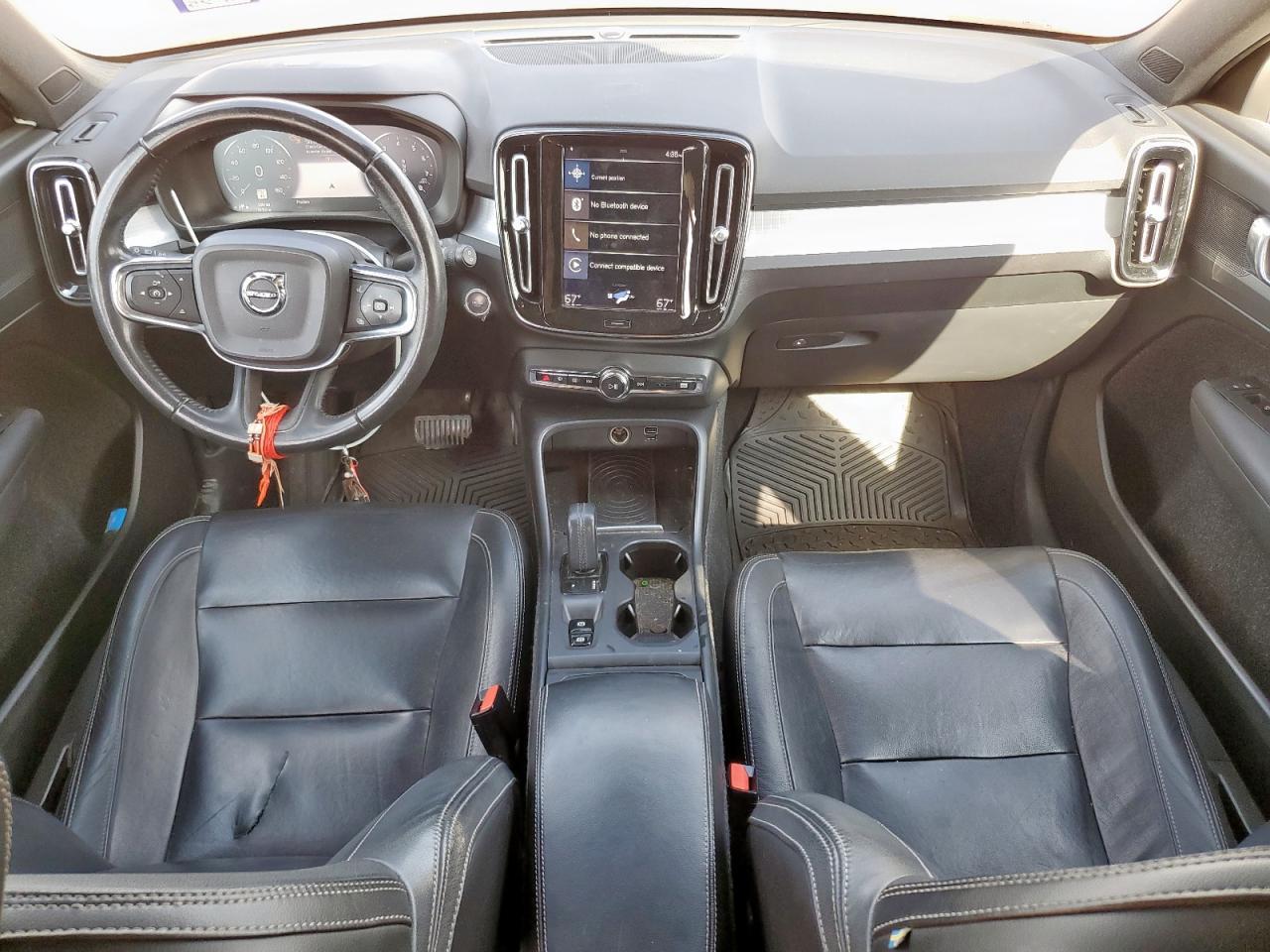 2019 VOLVO XC40