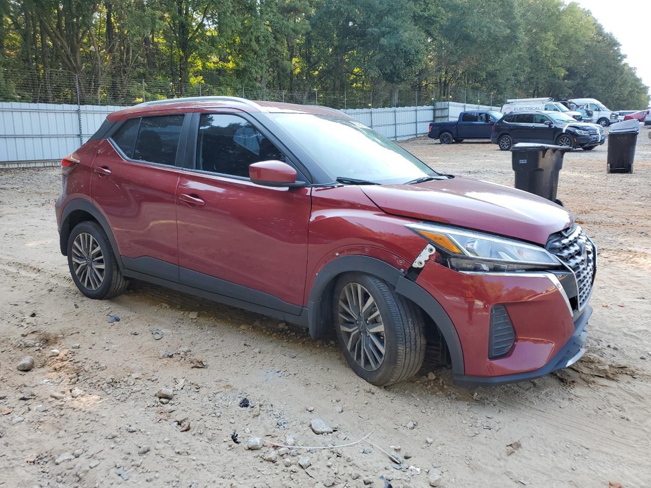 2024 NISSAN KICKS
