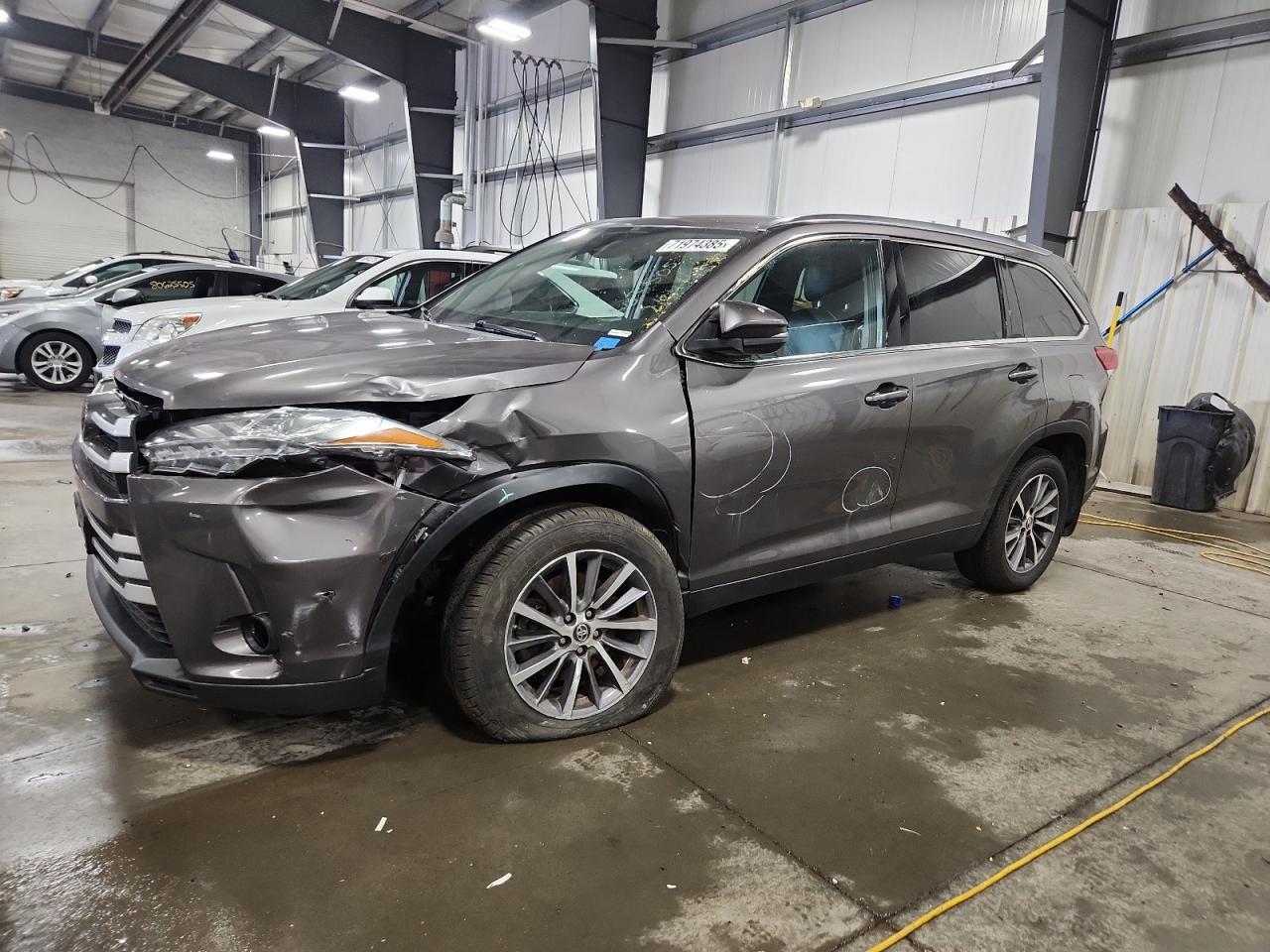 2019 TOYOTA HIGHLANDER