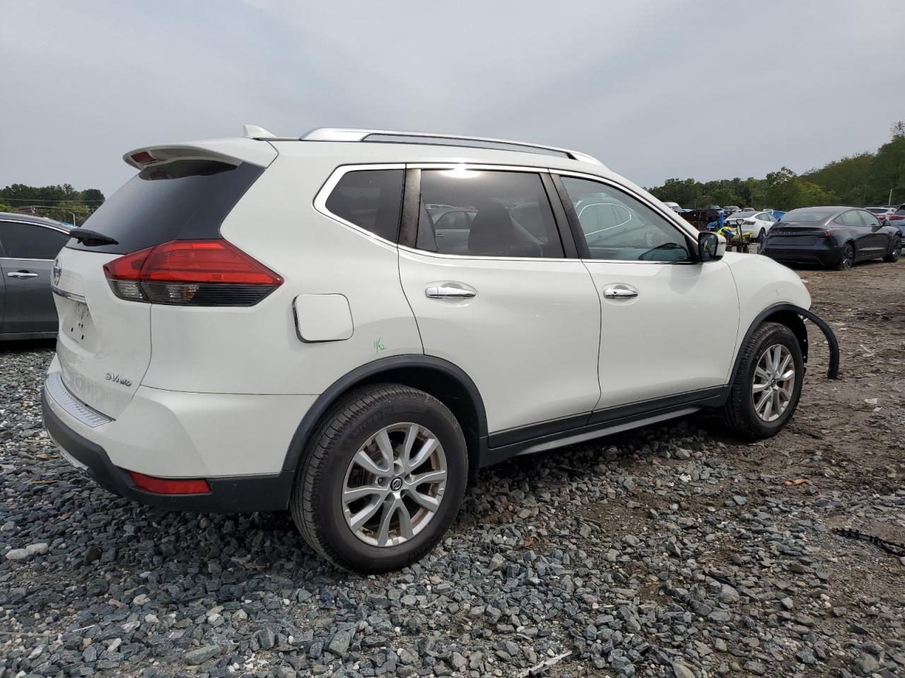 2017 NISSAN ROGUE