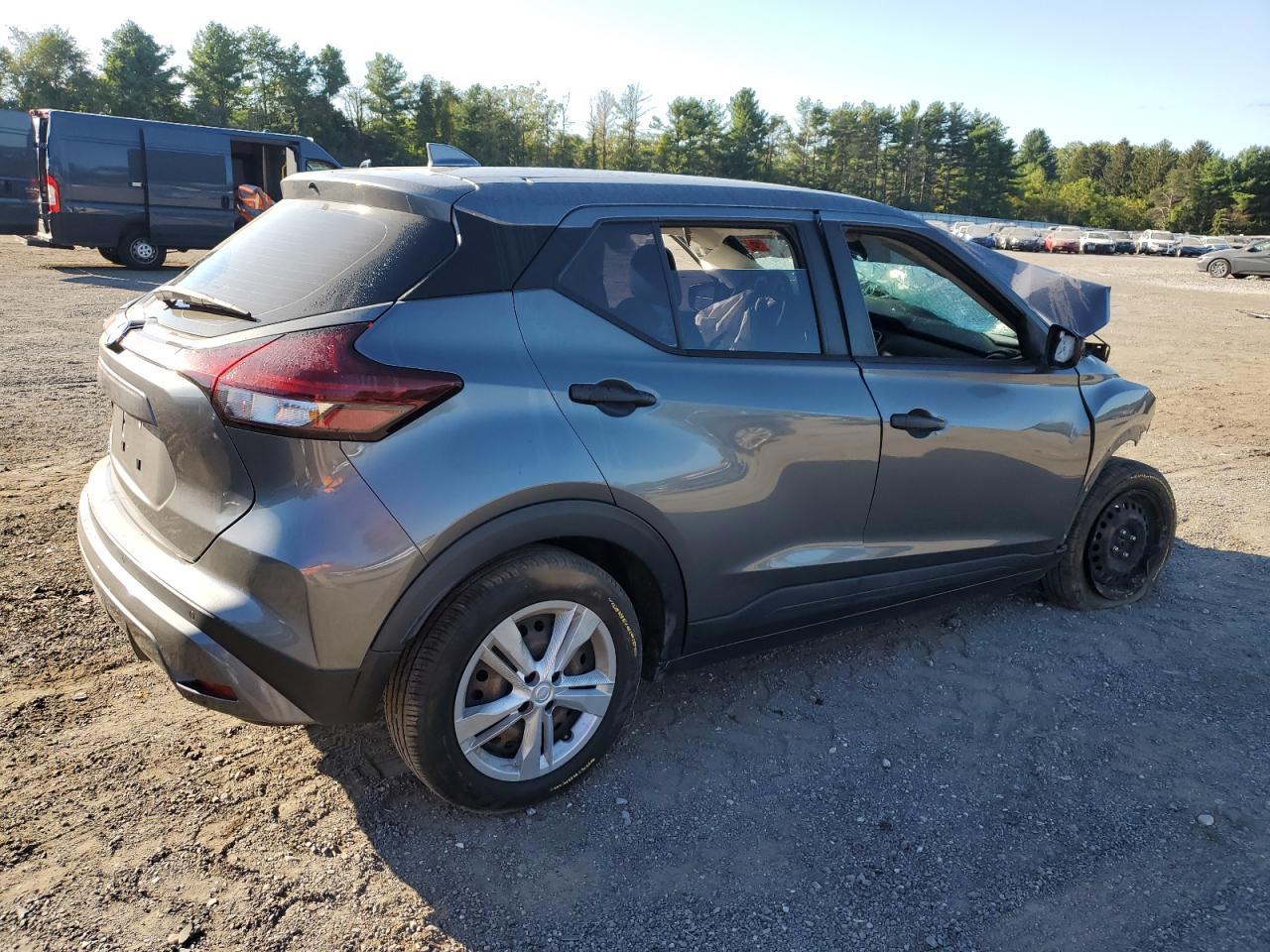 2021 NISSAN KICKS