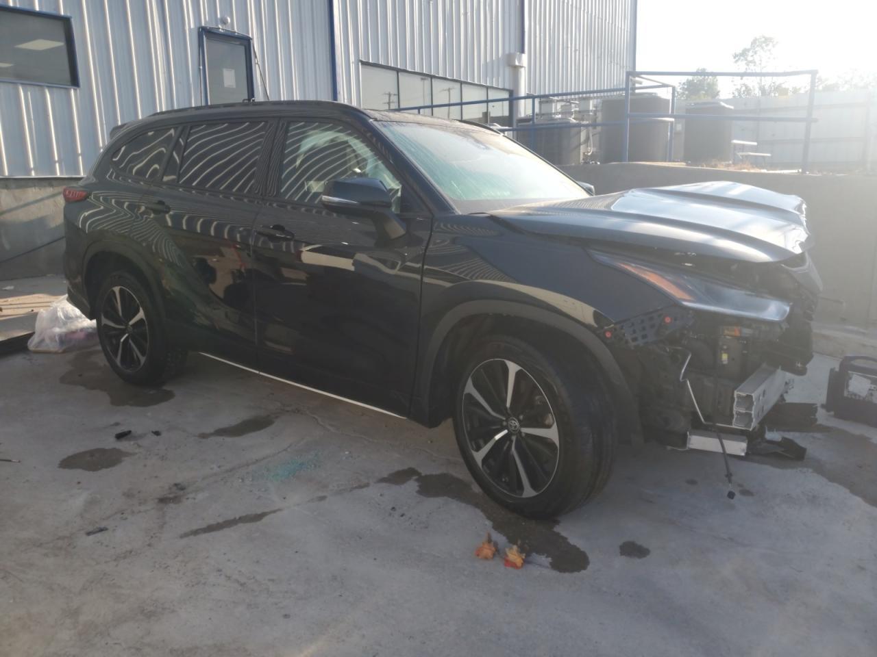 2022 TOYOTA HIGHLANDER