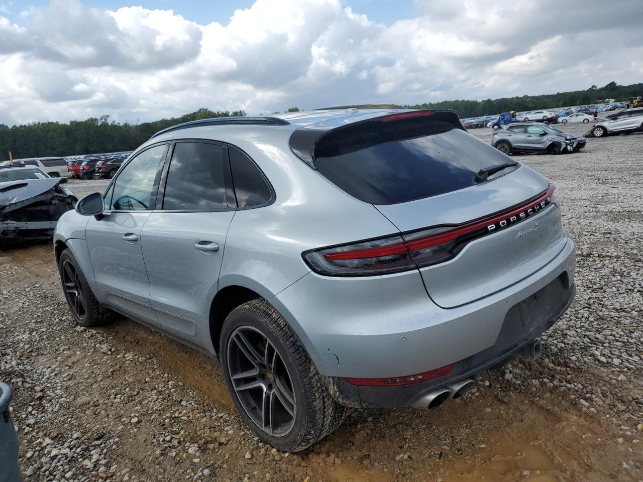 2020 PORSCHE Macan