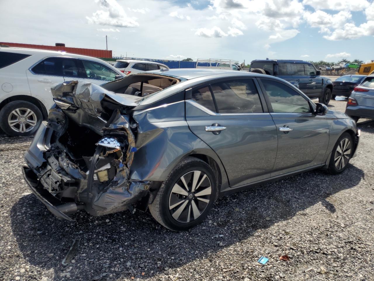 2021 NISSAN ALTIMA