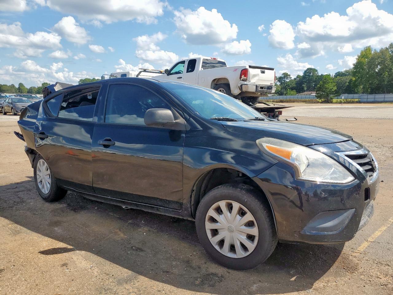 2015 NISSAN VERSA