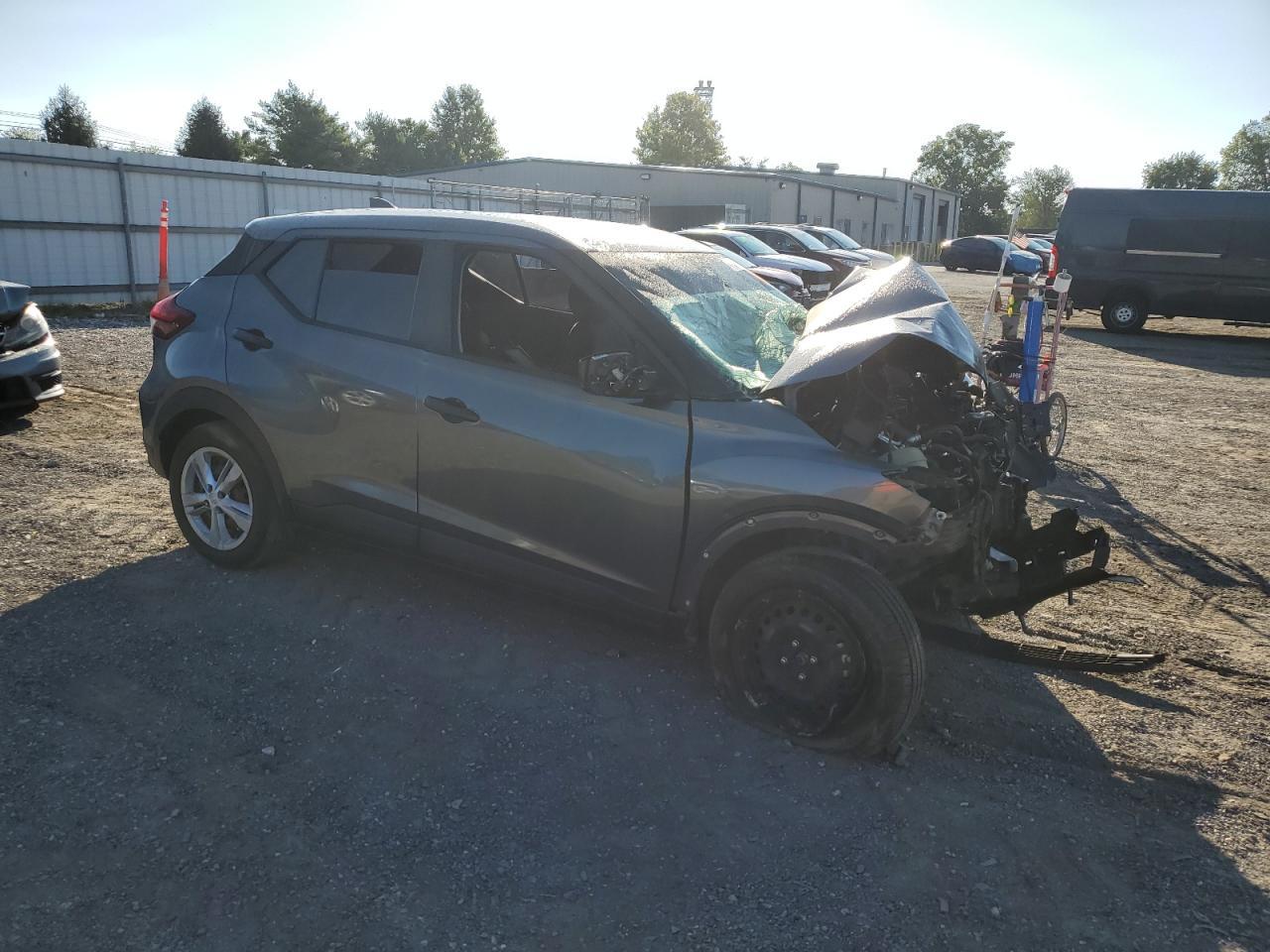 2021 NISSAN KICKS