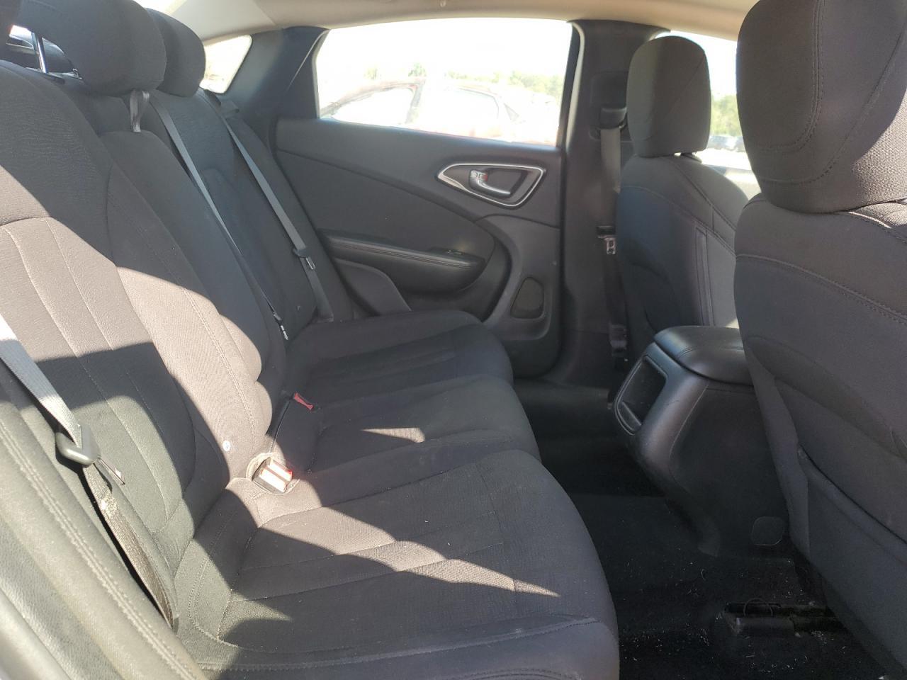 2016 CHRYSLER 200