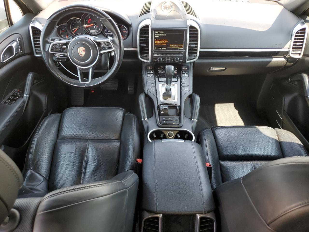 2016 PORSCHE CAYENNE