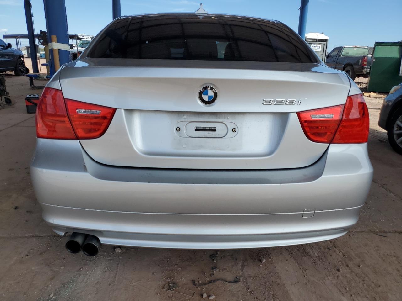 2011 BMW 3 SERIES