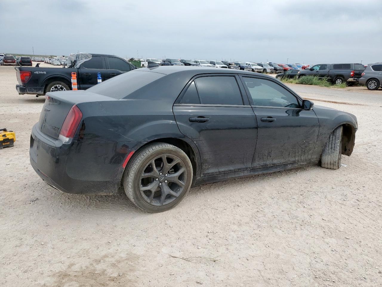 2023 CHRYSLER 300