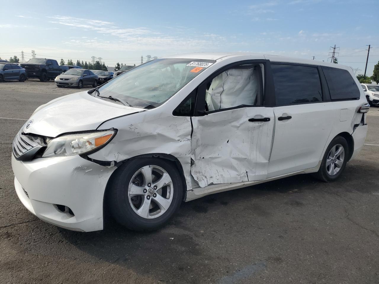 2017 TOYOTA SIENNA