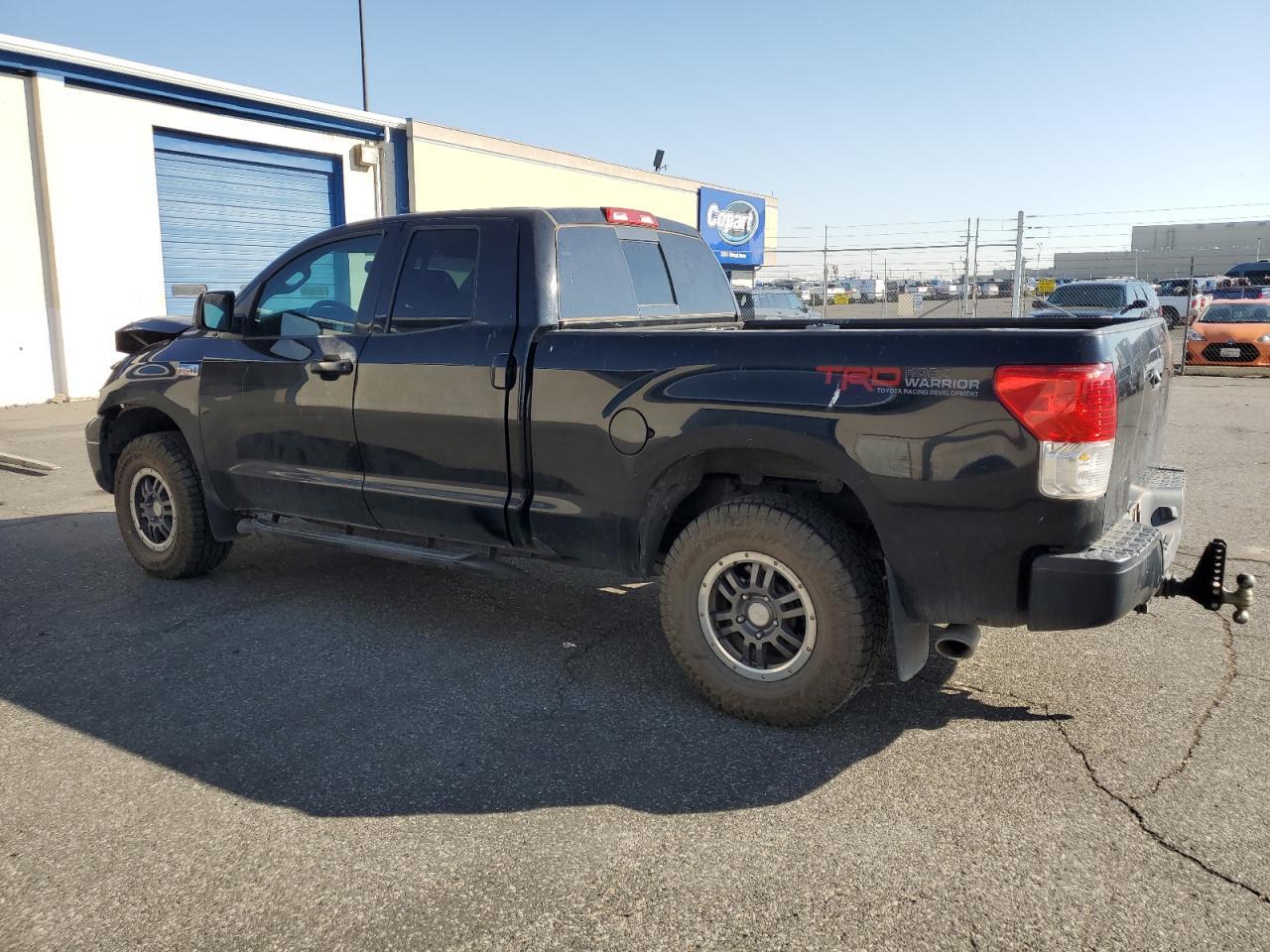 2011 TOYOTA TUNDRA